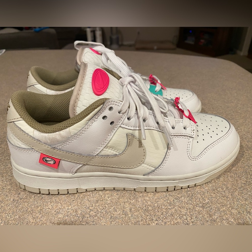 Nike Dunk Low Womens 7.5 “Pink Bling”